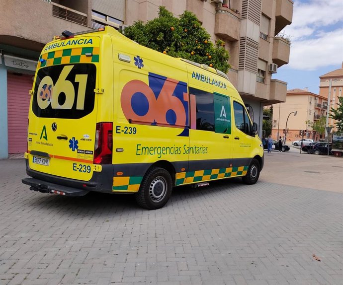 Archivo - Arquivo - Uma ambulância do 061 em Jaén.