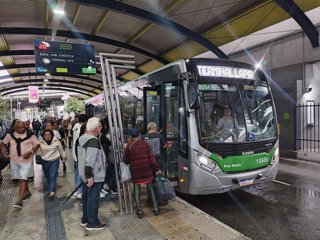 Terminal de autobuses de Lapa, en Sao Paulo, durante la segunda vuelta de las elecciones presidenciales de Brasil