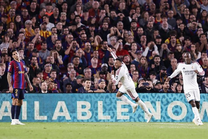 Kylian Mbappe (Real Madrid) celebra su gol contra el FC Barcelona en el Clásico del Spotify Camp Nou de la jornada 10 de LaLiga EA Sports 2026/27