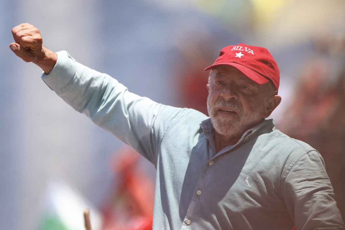 Lula da Silva se impone a Flávio Bolsonaro y es reelecto presidente de Brasil