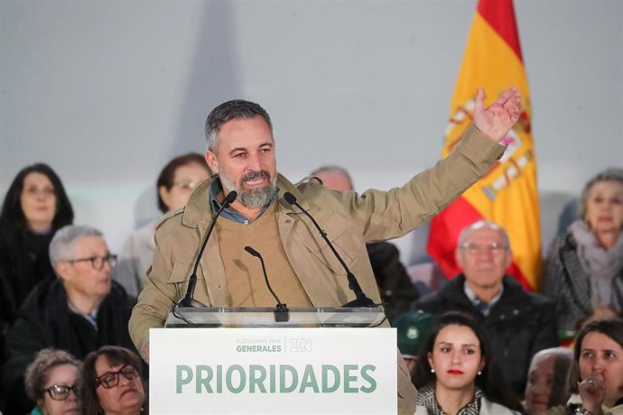 Archivo - El presidente de Vox, Santiago Abascal, durante un acto organizado por su partido en la Plaza Mayor de Ponferrada, Castilla y León (España).