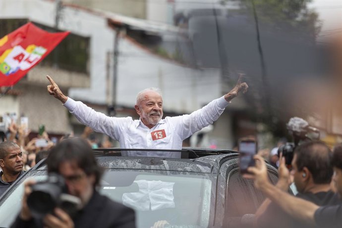 25 de outubro de 2026, São Paulo, Brasil: O presidente brasileiro LUIZ INÁCIO LULA DA SILVA, do Partido dos Trabalhadores (PT), chega ao bairro de São Bernardo do Campo para votar no segundo turno das eleições presidenciais de 2026 no Brasil.