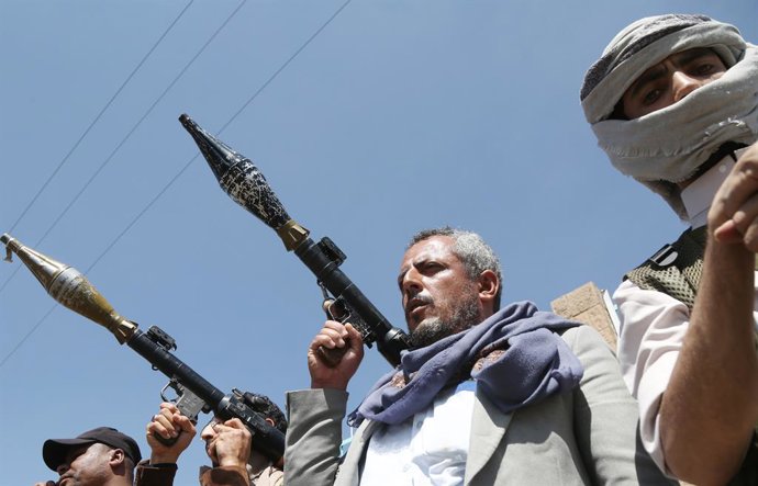 SANAA, Oct. 8, 2026  -- Houthi supporters take part in an armed rally staged against the involvement of Trkiye and Pakistan with Saudi Arabia in Yemen's conflict, in Sanaa, Yemen, on Oct. 7, 2026. Supporters of Yemen's Houthi group took part in an armed
