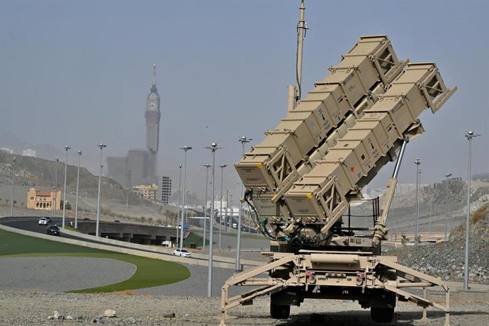 Archivo - Arquivo – 25 de maio de 2026, Meca, Meca, Arábia Saudita: As forças de defesa aérea sauditas reforçam sua prontidão para proteger o espaço aéreo sobre os locais sagrados em Meca, na Arábia Saudita, em 26 de maio de 2026, antes da peregrinação an