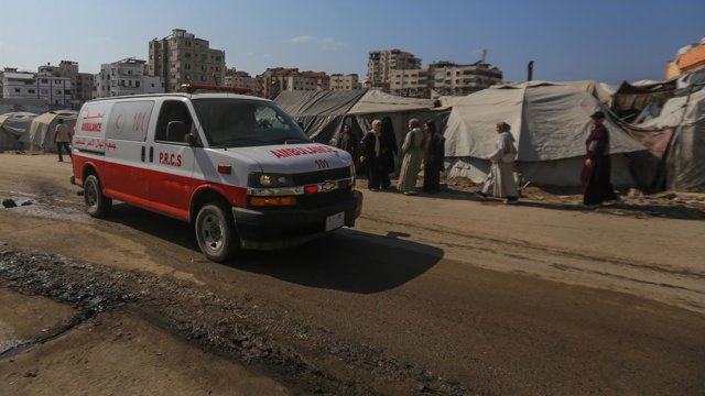 Archivo - Una ambulancia en la Franja de Gaza