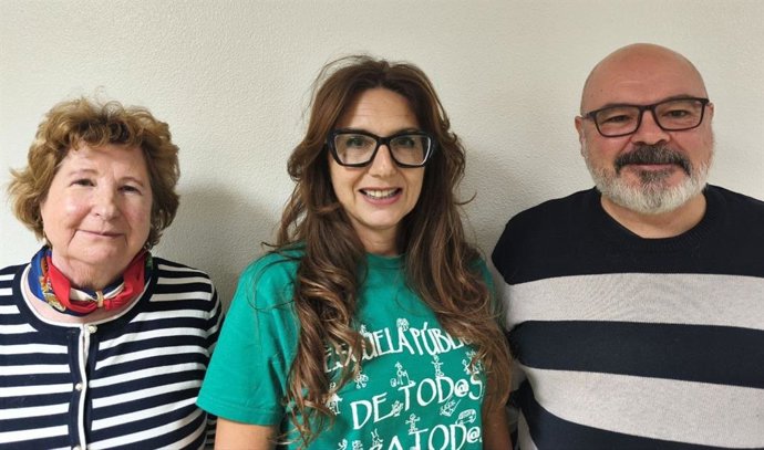 Marisa Fernández (i), Almudena Villarreal y Juan Antonio Heras.