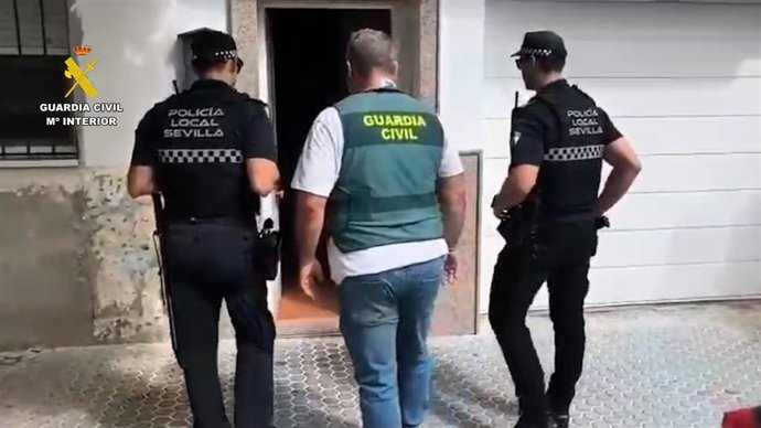 Sucesos.- La Guardia Civil libera a 22 mujeres extranjeras obligadas a ejercer la prostitución en varias provincias
