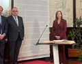 Mañueco encomienda a la nueva consejera de Educación estar cerca de la comunidad educativa para "elevar el nivel"