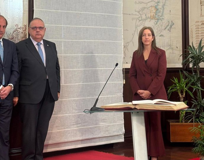 Toma de posesión de la nueva consejera de Educación, Valle Ares.