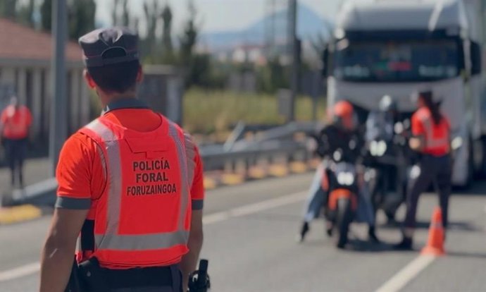 Agente de la Policía Foral.