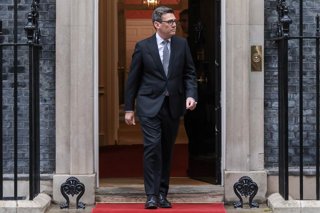October 21, 2026, London, Greater London, United Kingdom: Andy Burnham Welcomes Haitham bin Tarik to No.10.. ..Prime Minister Andy Burnham welcomes His Majesty Haitham bin Tarik, Sultan and Prime Minister of Oman, to Downing Street...Picture by Martyn Whe