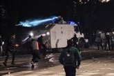 Foto: Miles de personas salen a la calle en Albania por decimocuarto día consecutivo para protestar contra el Gobierno