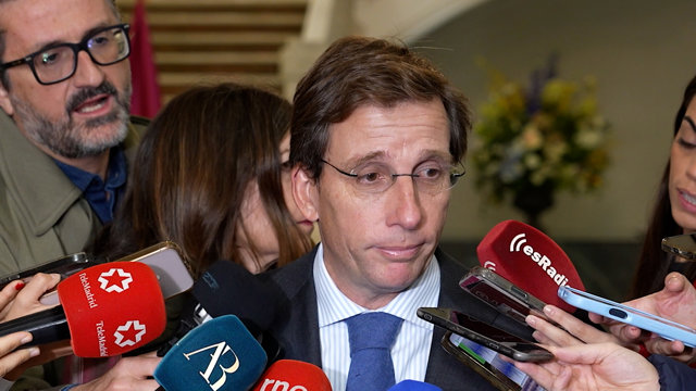 Almeida afea que Martín se vaya "porque PSOE no le da un carguito"