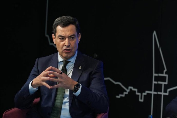 El presidente de la Junta de Andalucía, Juan Manuel Moreno, durante la presentación del Future Government Center, en la Torre BAT, a 26 de octubre de 2026, en Bilbao, Vizcaya, País Vasco (España). 