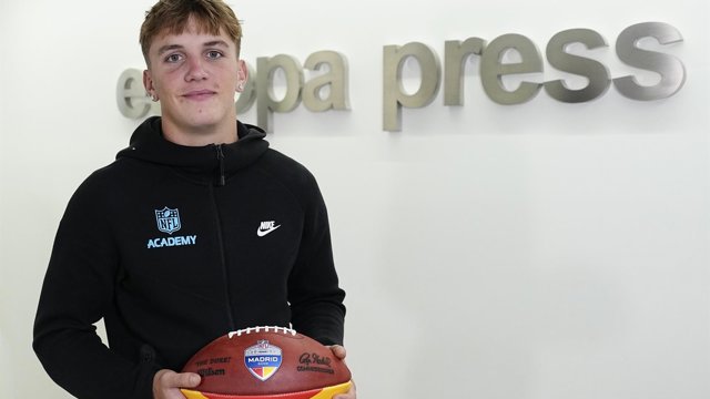 El español Tom Gabarró, jugador de la NFL Academy, durante su visita a Europa Press