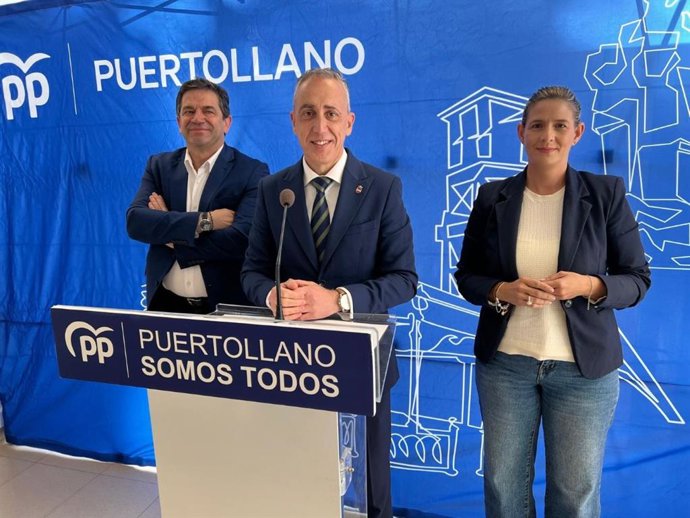 El alcalde de Puertollano, Miguel Ángel Ruiz, junto al presidente provincial del PP en Ciudad Real, Miguel Ángel Valverde, y la secretaria general del partido en Castilla-La Mancha, Carolina Agudo.