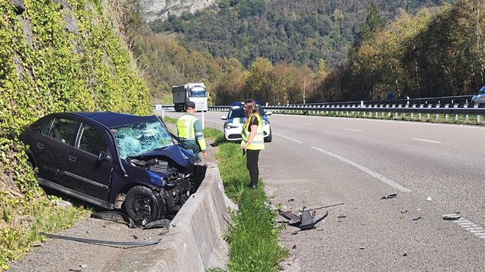 Accidente de tráfico en la AS-I
