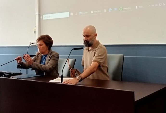 La directora de la Sociedad Regional de Cultura y Deporte, María Fernández Rosillo, y el gerente de la Filmoteca de Cantabria, Cristian Franco, presentan la programación de la Filmoteca