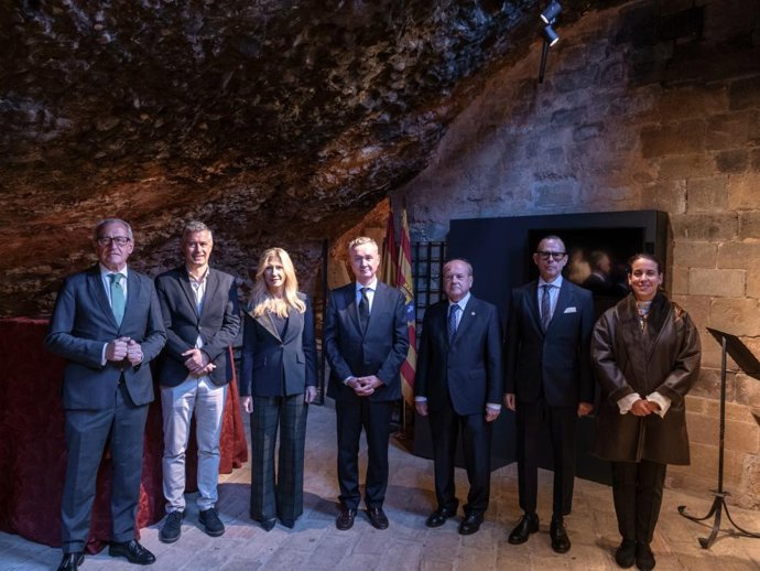 Varias autoridades han asistido al regreso de los restos del linaje real de Aragón al Monasterio de San Juan de la Peña.