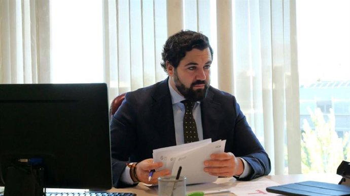 El portavoz de Vox en la Diputación de Granada, Gustavo de Castro, ha presentado una moción para el Pleno de octubre en la que exige dejar sin efecto y declarar nulas las instrucciones de la denominada 'Ley de Nietos'.