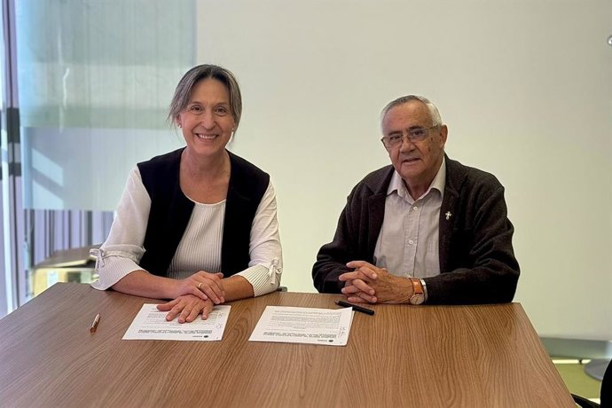 La alcaldesa de Guadalajara, Ana Guarinos, y el arcipreste de Guadalajara, Segundo Martínez.