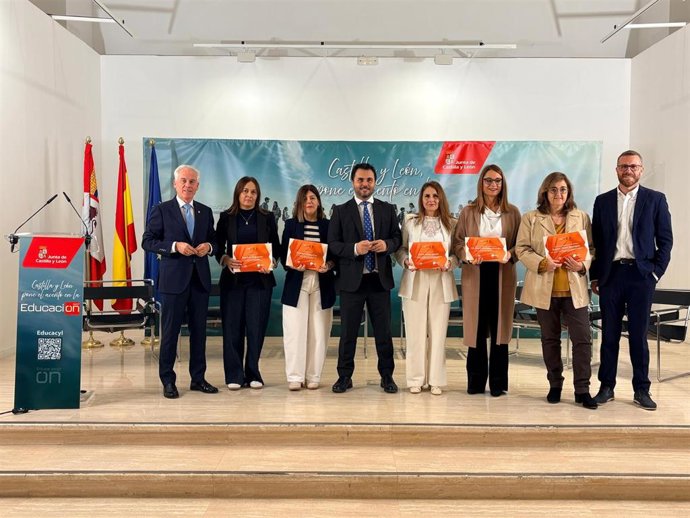 Cinco proyectos educativos de Castilla y León reciben los premios 'Enseñamos a Leer' 2026.