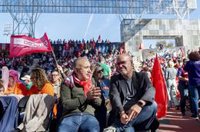 CCOO y UGT reclaman incluir la vivienda en la negociación colectiva