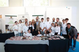 El consejero de Agricultura, Pesca, Agua y Desarrollo Rural, Ramón Fernández-Pacheco, durante la inauguración de Vimar 2026 en Huelva.