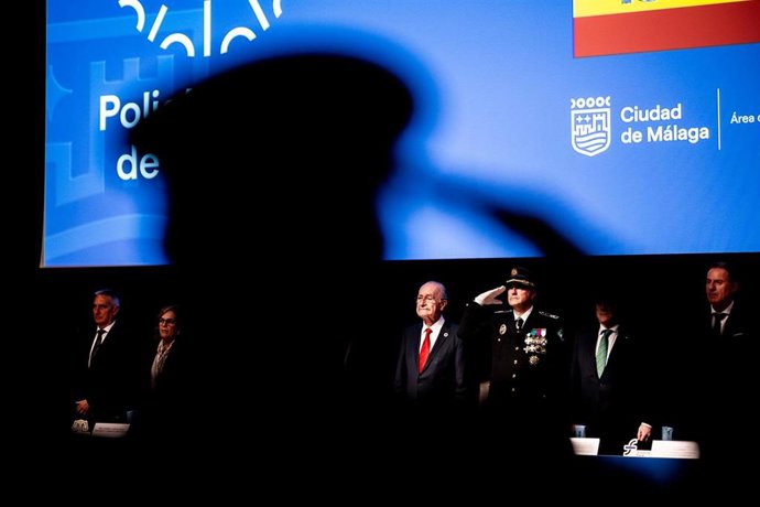 El alcalde de Málaga en el acto por el patrón de la Policía Local.