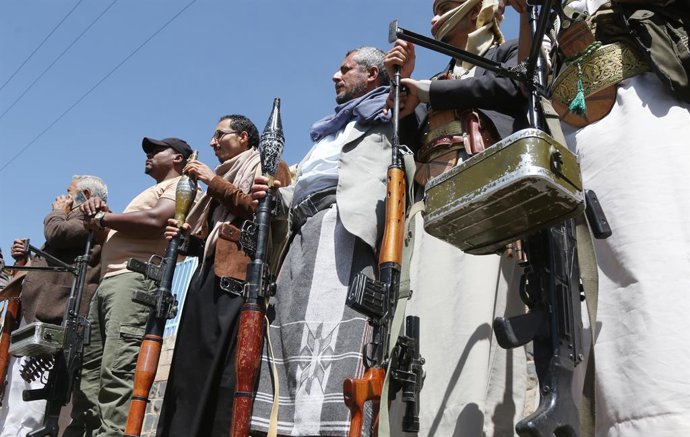 SANAA, Oct. 8, 2026  -- Houthi supporters take part in an armed rally staged against the involvement of T¨¹rkiye and Pakistan with Saudi Arabia in Yemen's conflict, in Sanaa, Yemen, on Oct. 7, 2026. Supporters of Yemen's Houthi group took part in an armed
