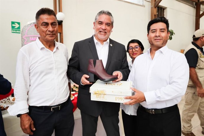 Perú.- Gobierno adquirirá 1.2 millones de kits escolares a las mype para la campaña 2027