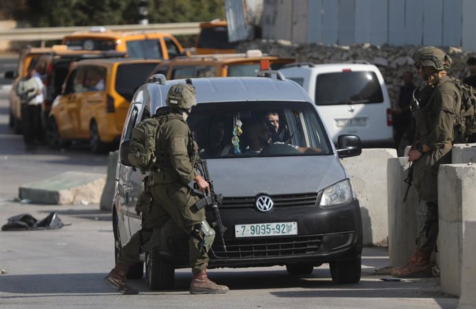Imagem de arquivo de militares israelenses na Cisjordânia.