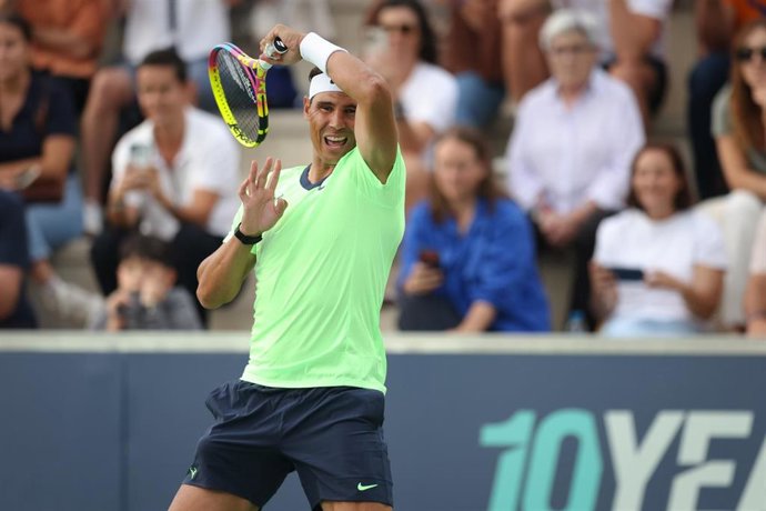 El tenis español Rafal Nadal disputando un partido de exhibición de su academia Rafa Nadal Academy.