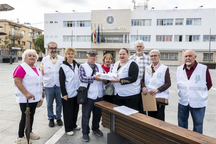 La Plataforma Ciudadana por un Nuevo Centro de Salud en Armilla ha recogido 9.747 firmas, entregadas recientemente en el Registro municipal del Ayuntamiento, pidiendo que la Corporación haga suya la reivindicación social.