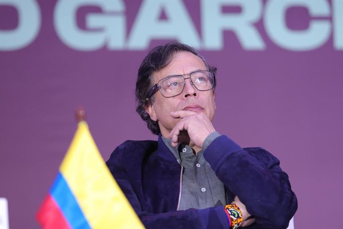 October 11, 2026: TO-45422 – Mexico City, September 29, 2026. Former Colombian President Gustavo Petro participates in the 26th Zocalo International Book Fair at the presentation of the book Nuestra América en vilo. Photo by Mika Robles/Clasos
