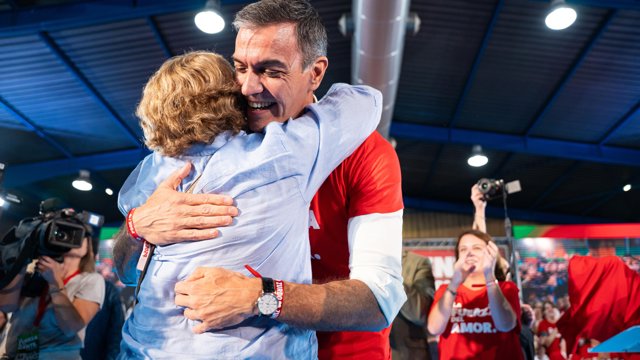 El presidente del Gobierno y candidato del PSOE a las elecciones, Pedro Sánchez, en un mitin de precampaña en Gijón.