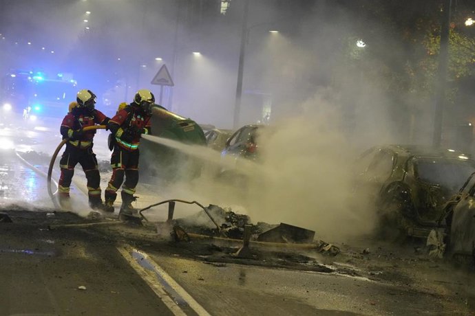 Vehículos incendiados en Bilbao tras la concentración contra Vito Quiles