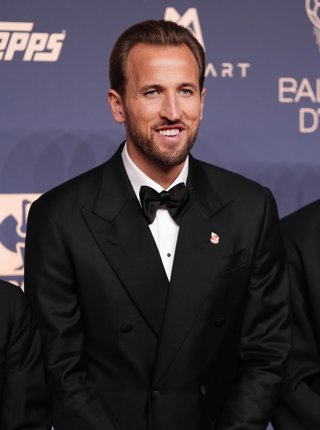 26 October 2026, United Kingdom, London: Bayern Munich's Harry Kane arrives to the red carpet ahead of the 70th annual Ballon d'Or ceremony at the London Palladium Theatre. Photo: Adam Davy/PA Wire/dpa