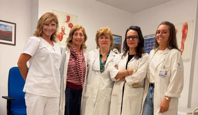 El Equipo De Neurofisiología Clínica Del HUSA. De Izquierda A Derecha, Maribel Rocha (Enfermera), Montserrat García Díaz (Secretaria), Y Las Especialistas De Neurofisiología Clínica Ángeles Andrés, Alinne Dalla-Porta Acosta Y Noelia Rodríguez Rodríguez.