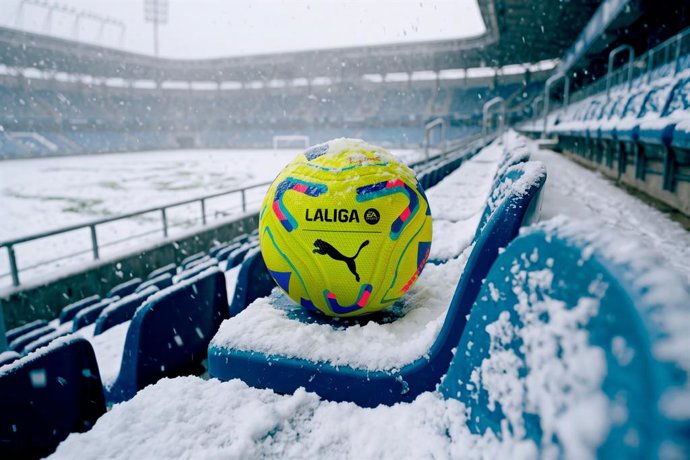 Balón Puma oficial de LaLiga EA Sports 2026/27 para la temporada de invierno