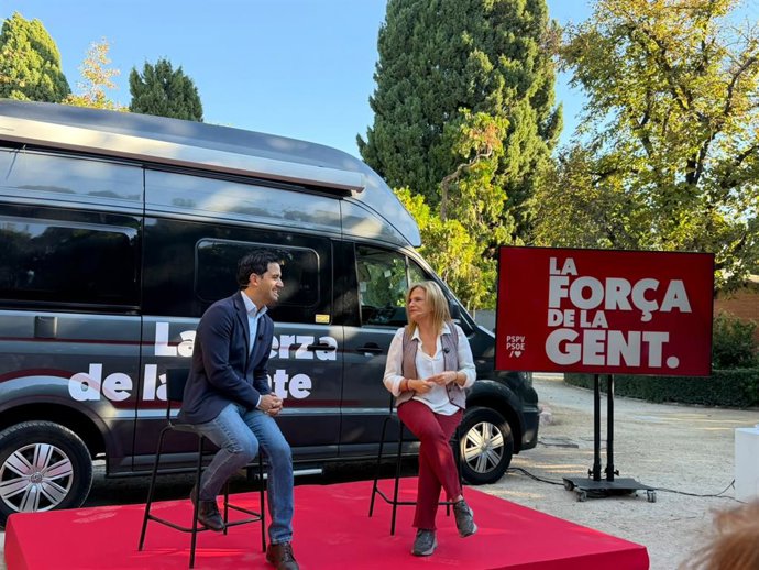 El PSPV presenta 'La Pilareta', una furgoneta camper para la campaña electoral del 29N