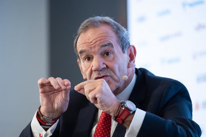 O secretário-geral ibero-americano, Andrés Allamand, durante um café da manhã informativo da Europa Press, no Hotel Rosewood Villa Magna, em 27 de outubro de 2026, em Madri (Espanha).