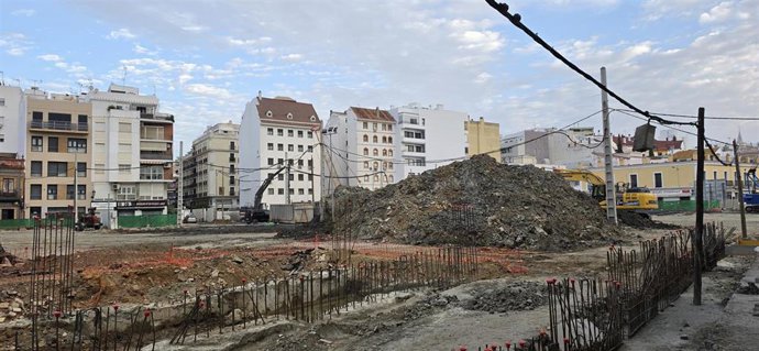 Imagen de las obras en la futura Plaza Mayor de Huelva.