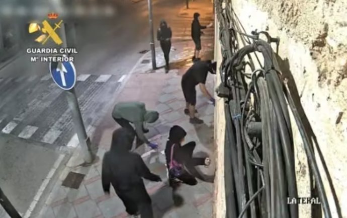 Investigadas por vandalizar inmobiliarias en Mallorca dicen en el juzgado que fueron presionadas por la Guardia Civil.