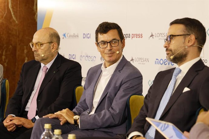 El consejero de Obras Públicas, Movilidad y Carreteras, Pablo Rodríguez, en el encuentro informativo de Europa Press  'Canarias hacia el futuro', celebrado este martes, 27 de octubre, en el Hotel Santa Catalina