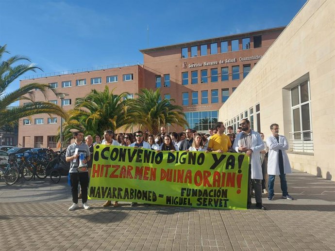 Trabajadores de Navarrabiomed inician paros con el fin de exigir la aplicación de su convenio colectivo.