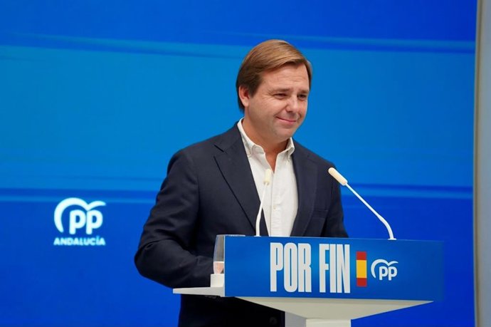 El secretario general del PP-A, Antonio Repullo, este martes en rueda de prensa en Sevilla
