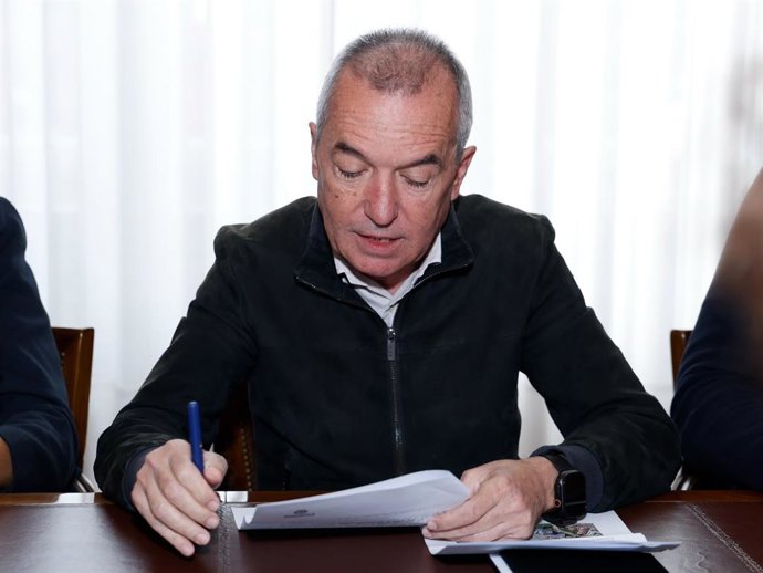 El concejal de Urbanismo y Vivienda, Ignacio Zarandona, en la reunión de la Junta de Gobierno.