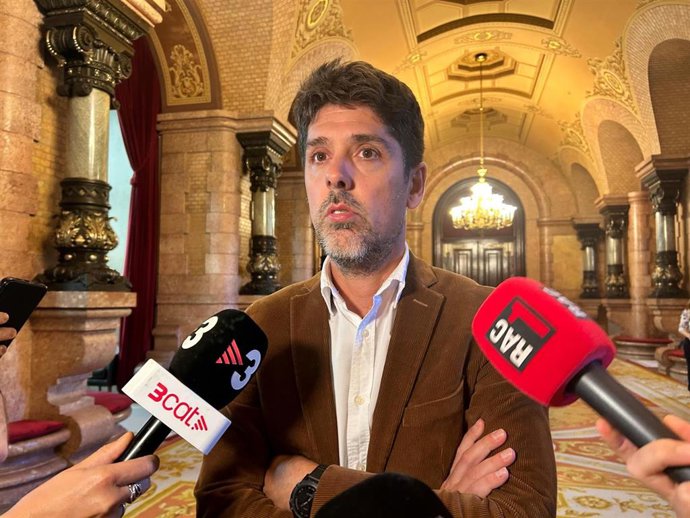 El portavoz de los Comuns en el Parlament, David Cid, en declaraciones a periodistas