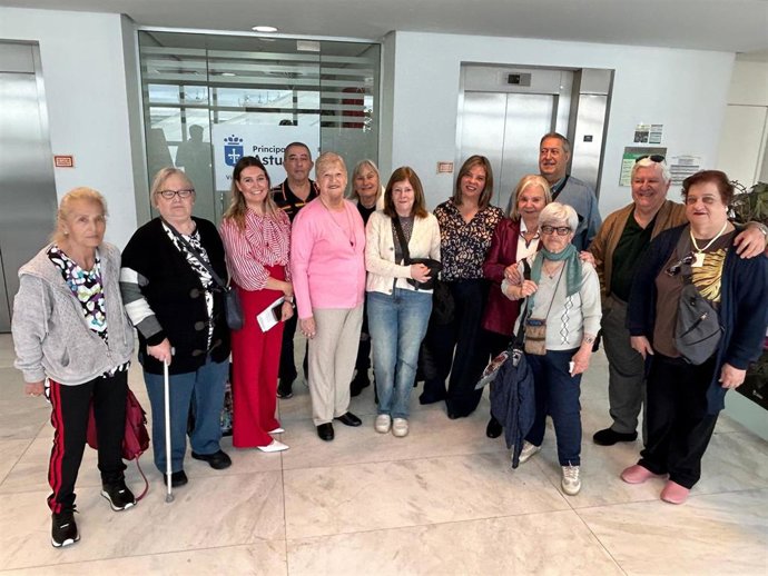 La vicepresidenta del Principado, Gimena Llamedo, recibe a las personas beneficiarias del programa 'Añoranza' 2026.